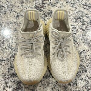 Yeezys Sneakers